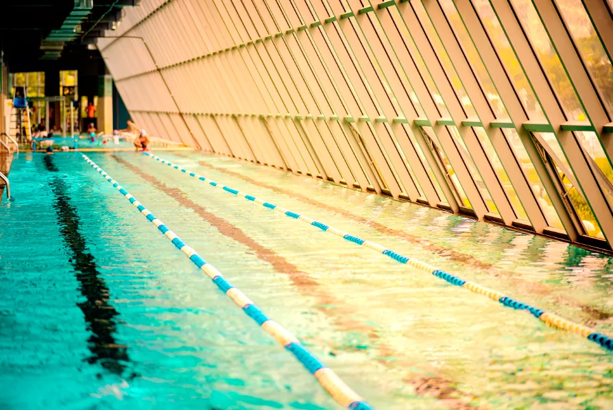 湘潭成人混凝土钢结构游泳池项目